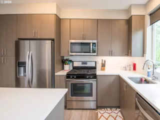 Photo #6: 20566422 Listing