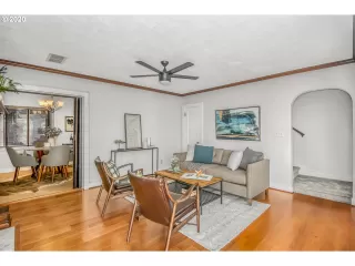 Photo #6: 20566580 Listing