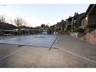 Photo #6: 20566685 Listing