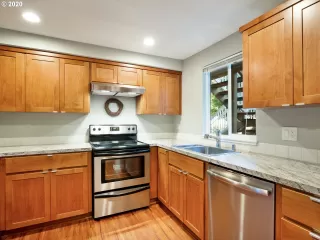 Photo #4: 20567368 Listing