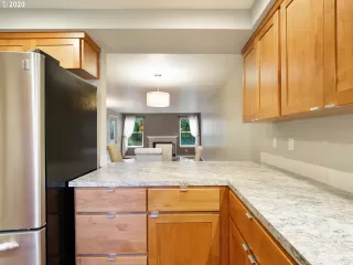 Photo #5: 20567368 Listing