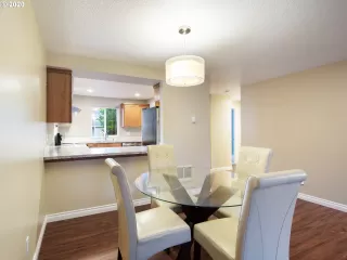 Photo #6: 20567368 Listing