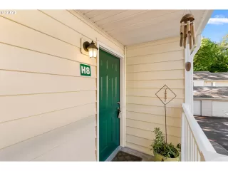 Photo #2: 20567596 Listing