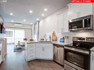 Photo #4: 20567611 Listing