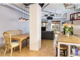 Photo #4: 20568186 Listing 