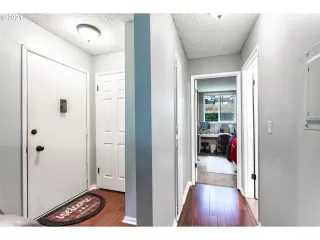 Photo #5: 20568190 Listing