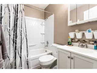 Photo #6: 20568190 Listing