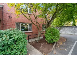 Photo #1: 20568317 Listing