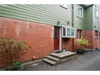 Photo #3: 20568317 Listing