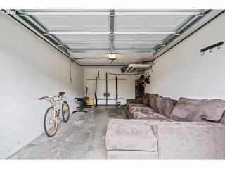 Photo #6: 20568317 Listing