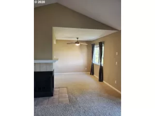 Photo #3: 20568380 Listing