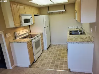 Photo #4: 20568380 Listing