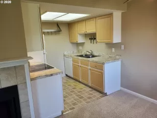 Photo #5: 20568380 Listing