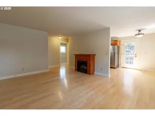 Photo #3: 20568505 Listing