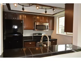 Photo #5: 20569227 Listing 