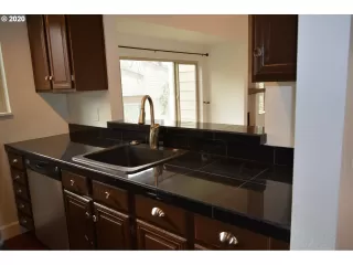 Photo #6: 20569227 Listing 