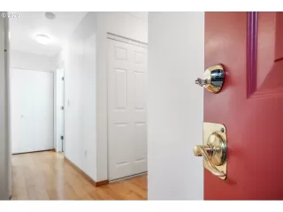 Photo #2: 20569457 Listing