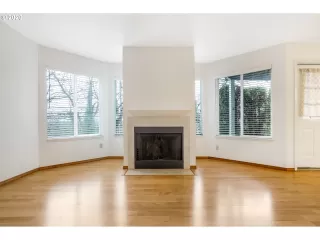 Photo #5: 20569457 Listing