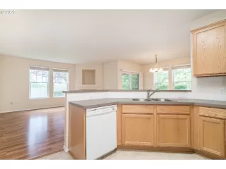 Photo #4: 20569638 Listing 