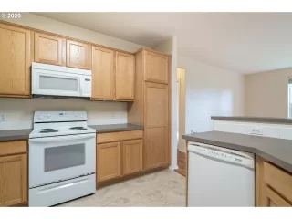 Photo #5: 20569638 Listing 