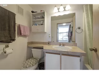 Photo #5: 20570588 Listing