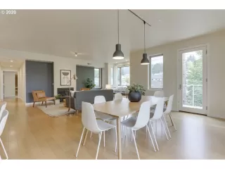 Photo #2: 20573166 Listing