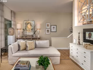 Photo #5: 20573556 Listing