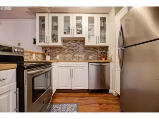 Photo #5: 20574510 Listing