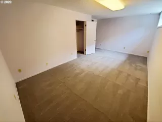 Photo #6: 20574777 Listing