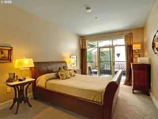 Photo #5: 20574913 Listing