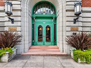 Photo #3: 20576247 Listing