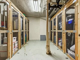 Photo #4: 20576247 Listing