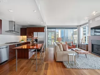 Photo #2: 20577104 Listing 