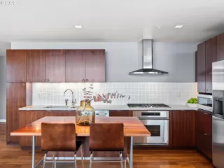 Photo #4: 20577104 Listing 