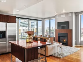 Photo #5: 20577104 Listing 