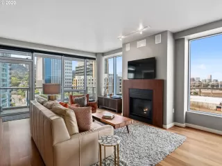 Photo #6: 20577104 Listing 