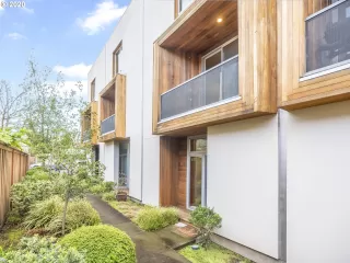 Photo #1: 20578127 Listing 