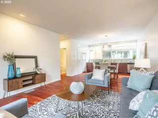 Photo #5: 20578127 Listing 