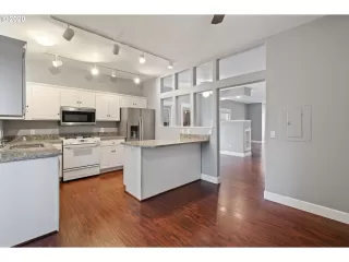 Photo #6: 20578499 Listing 