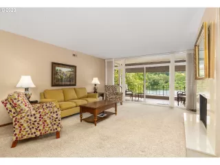 Photo #2: 20579787 Listing