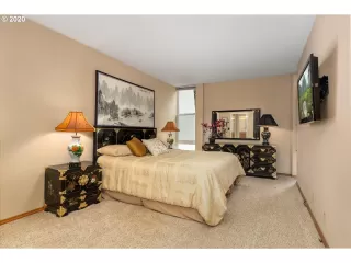 Photo #6: 20579787 Listing