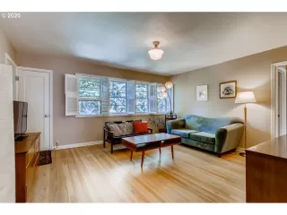 Photo #4: 20580131 Listing 