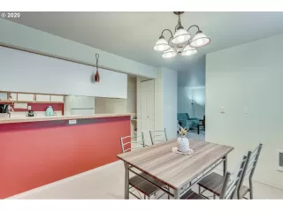 Photo #5: 20580820 Listing