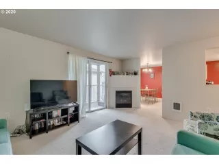 Photo #6: 20580820 Listing