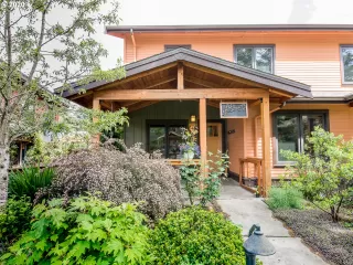 Photo #2: 20581157 Listing 