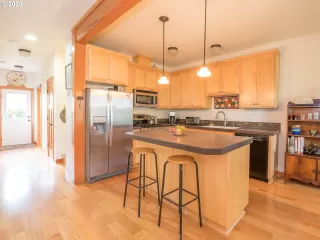 Photo #4: 20581157 Listing 