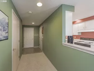 Photo #2: 20581240 Listing