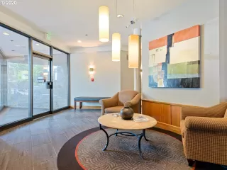 Photo #5: 20581862 Listing