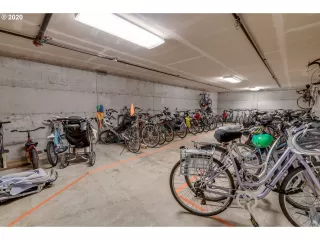 Photo #6: 20582134 Listing