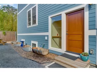 Photo #4: 20582302 Listing